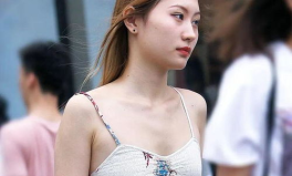 肤色较白的小姐姐照片,尽显青春魅力